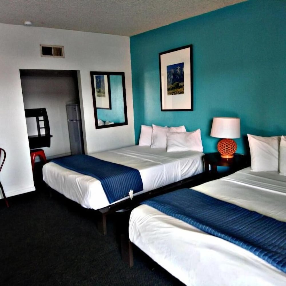 Desert Hills Motel - photo 19