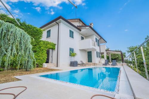 Villa Cerović Luxury Privacy Pet Friendly — 4-Star Luxury Hotel in Kostrena, Croatia