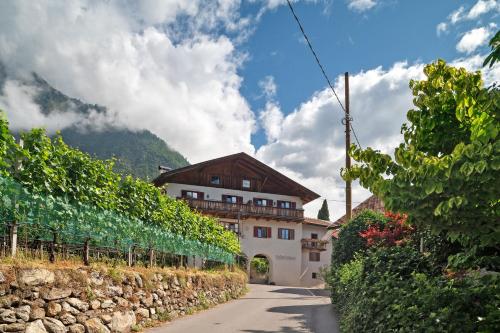 Unterdornerhof Algund in Lagundo, Italy