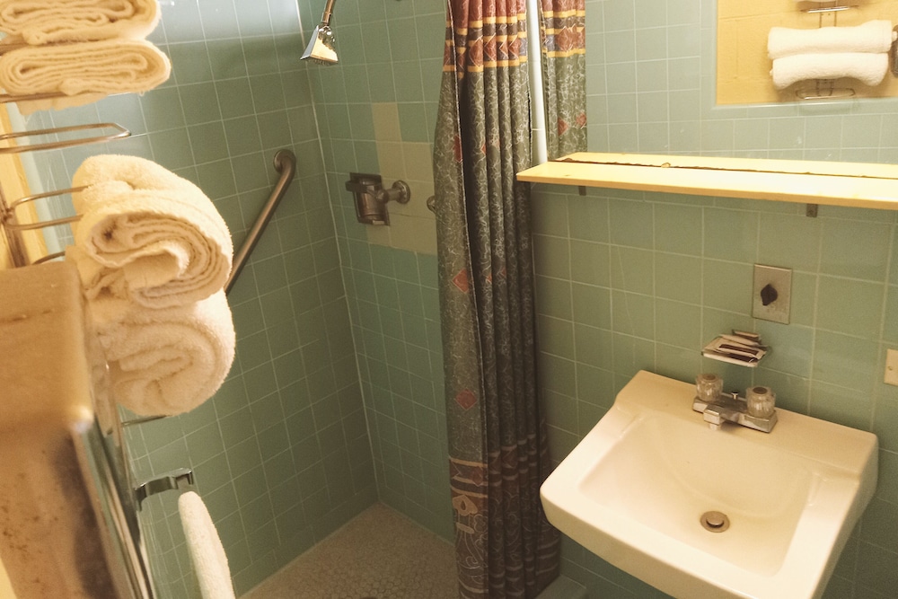 Blue Way Inn And Suites Winfield - photo 14