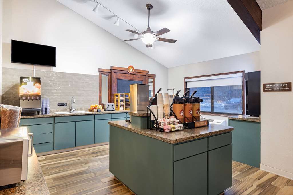 AmericInn by Wyndham Duluth South Black Woods Event Center - photo 44