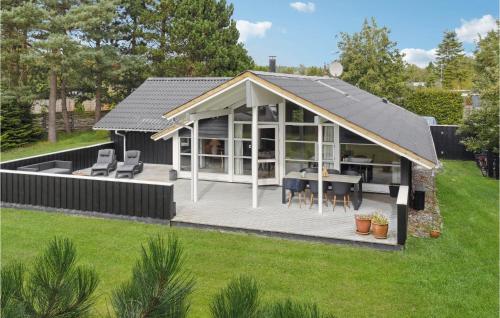 4 Bedroom Cozy Home In Væggerløse — 4-Star Luxury Hotel in None, Denmark