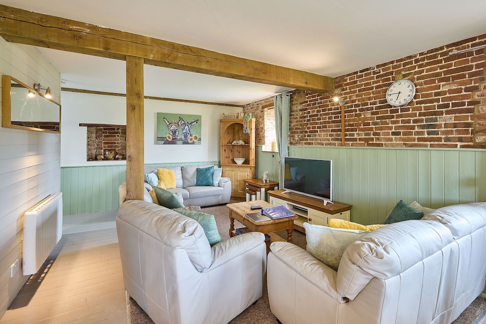 Host Stay Granary Barn in Fakenham, United Kingdom