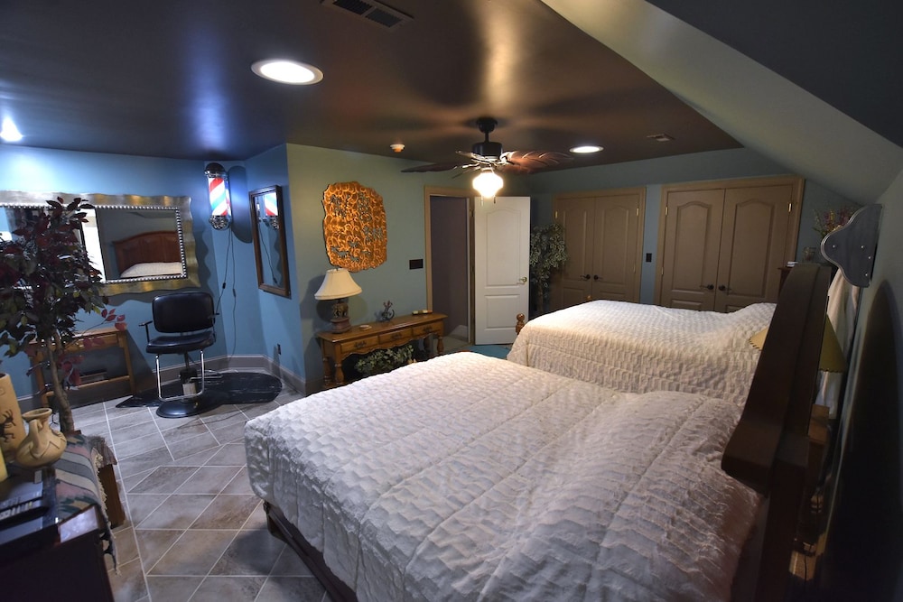 The Lakeside Resort - photo 14