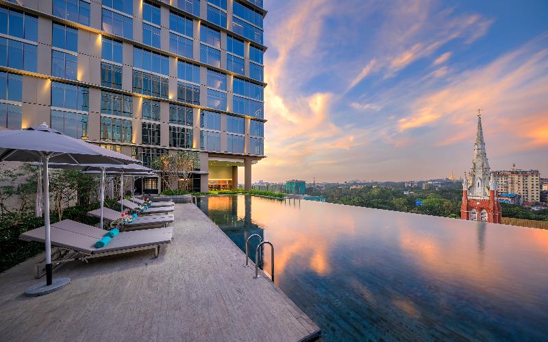 Pan Pacific Yangon — 5-Star Luxury Hotel in Yangon, Myanmar