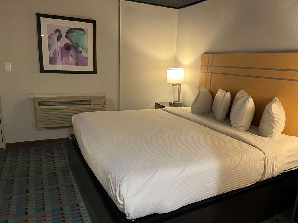 Fifth Season Inn & Suites - photo 19
