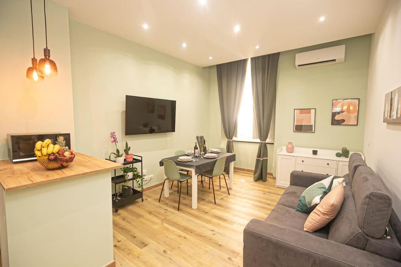 Porto Antico Exclusive Apartment Acquario e Centro Congressi — 4-Star Luxury Hotel in Genoa, Italy