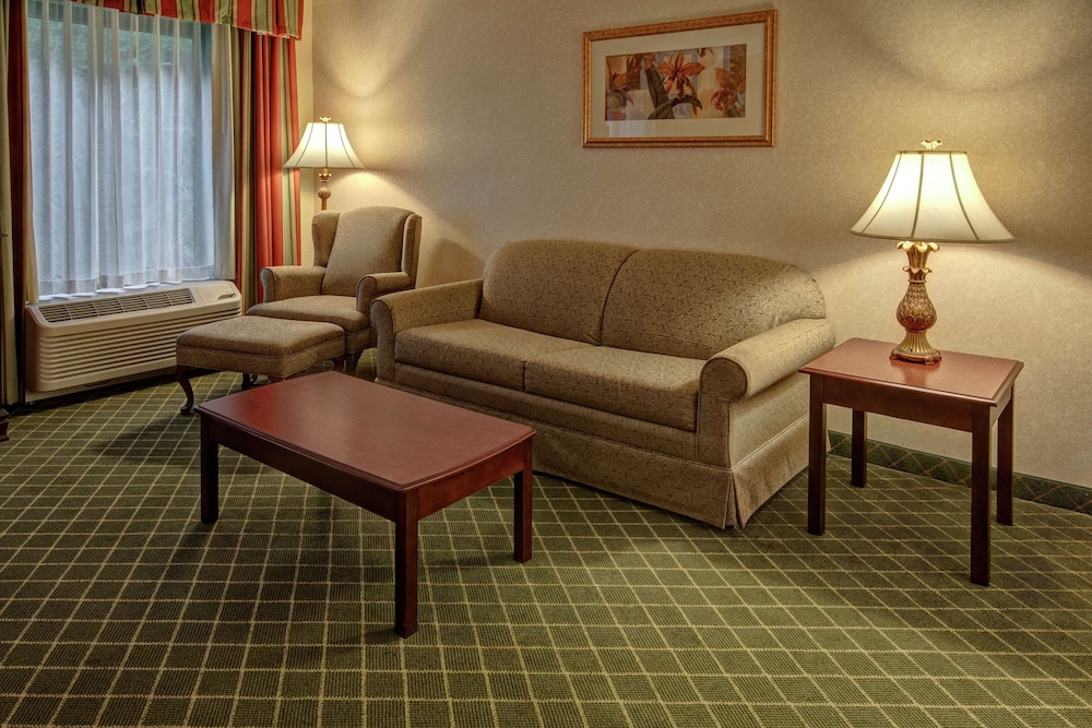 Hampton Inn Cambridge - photo 22