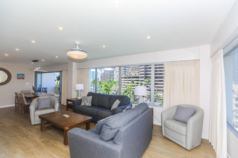 Fully Furnished Ilikai Tower 525 Condo With Free Wifi Near Best Waikiki Beaches by RedAwning - photo 12