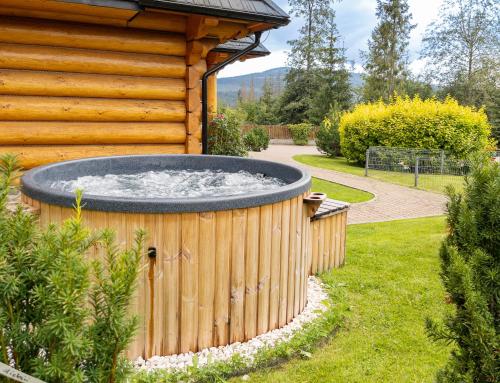 Mountain Base Dwupoziomowy apartament Przy lesie I z prywatnym jacuzzi w Kościelisku — 4-Star Luxury Hotel in Koscielisko, Poland
