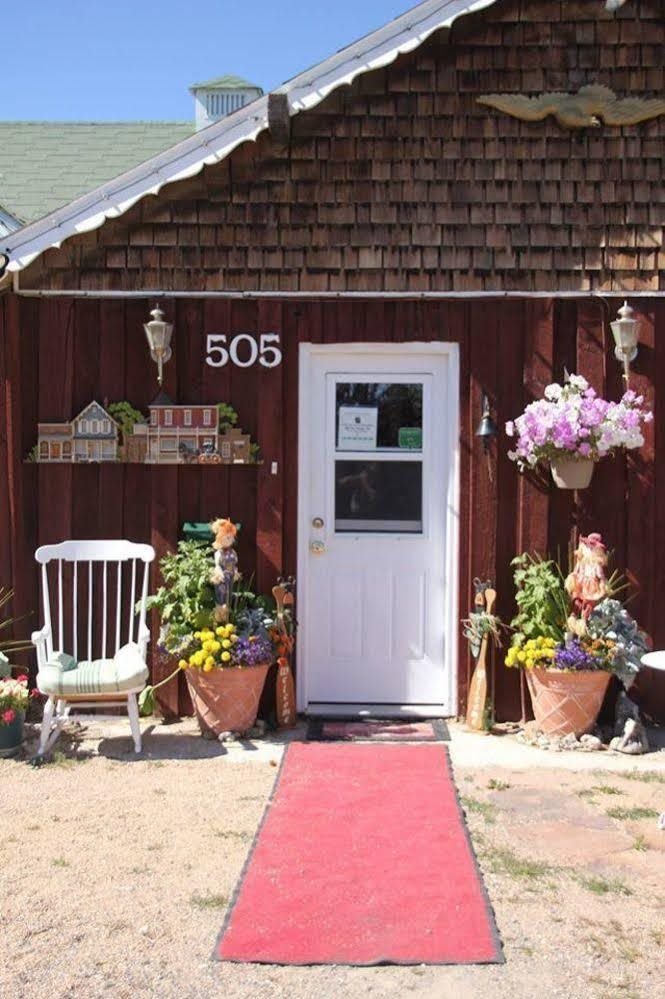 Black Bear Inn - carbon neutral hotel in Dubois