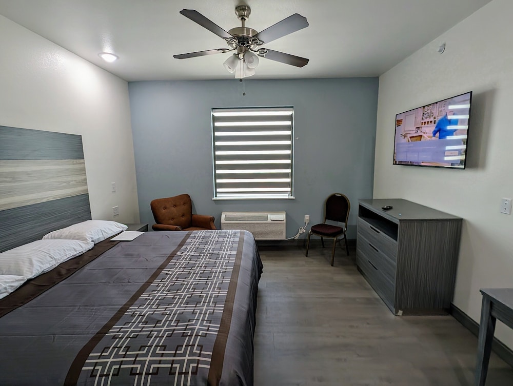 Texas Bungalows Hotel & Hotel Que at i35 Austin Pflugerville - photo 21