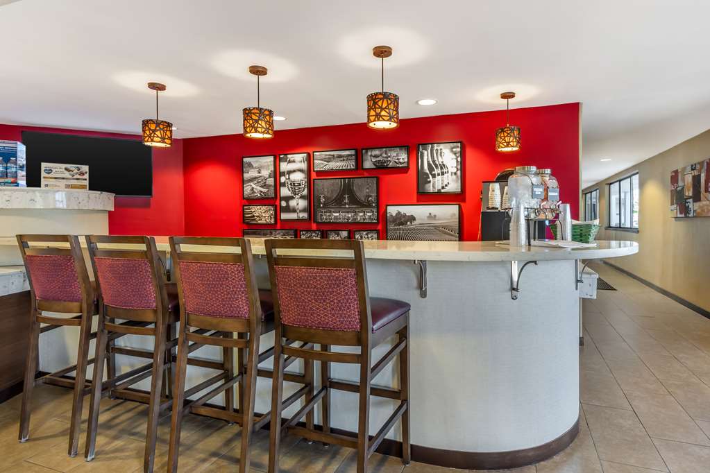 Best Western Plus Wine Country Inn & Suites - photo 18