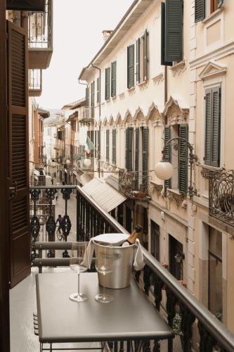 Caffè delle Rose Les Chambres — 4-Star Luxury Hotel in Verbania, Italy