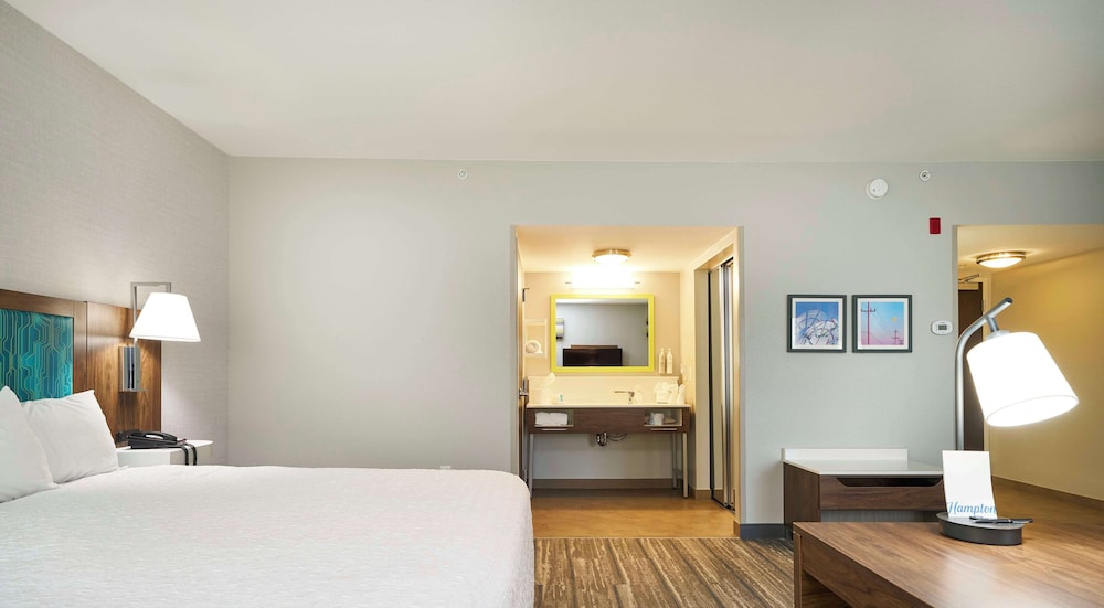Hampton Inn & Suites Salinas - photo 15