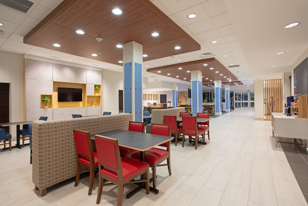 Holiday Inn Express & Suites Ely by IHG - photo 27