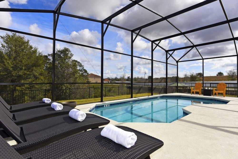 Beautiful 6 Bed Gated Pool Home At Aviana Resort — 4-Star Luxury Hotel in Davenport, United States