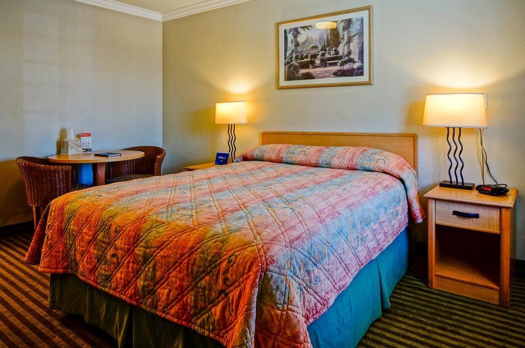 Harbor Motel - photo 22