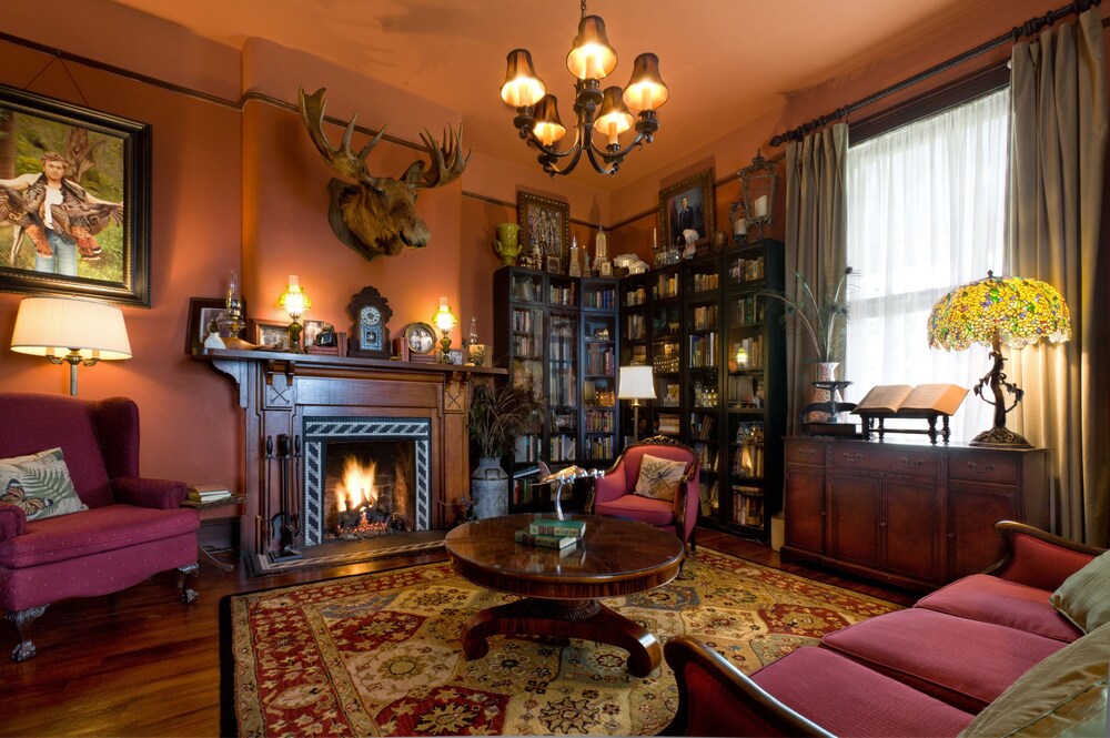 The Reynolds Mansion - photo 34