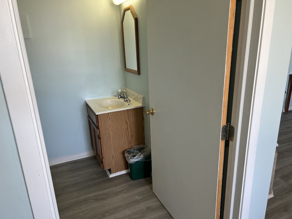 Crows Nest Inn Tawas - photo 18