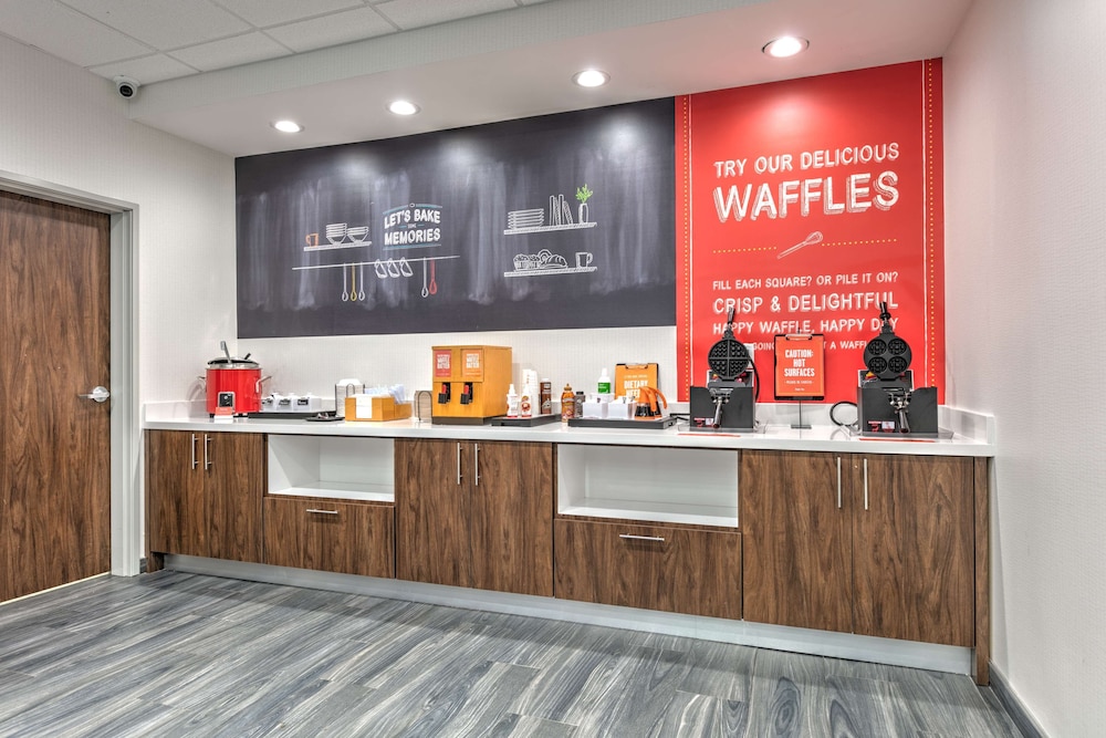 Hampton Inn & Suites by Hilton Port Lavaca - photo 14