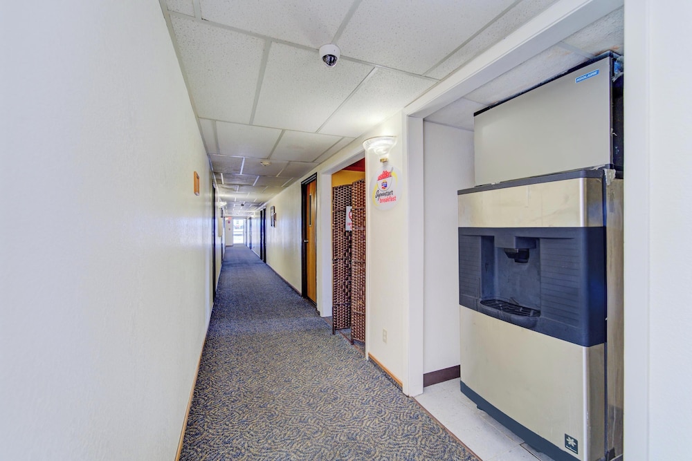 Capital O Amerihost Inn and Suites Kingdom City Hwy 54 MO - photo 3