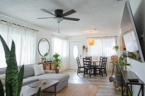 Corner Casa Beach Home — 4-Star Luxury Hotel in Jacksonville Beach, United States