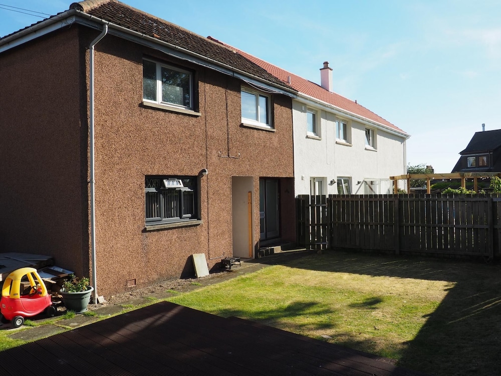 Lovely 2BD Flat in Picturesque Limekilns Fife in Dunfermline, United Kingdom