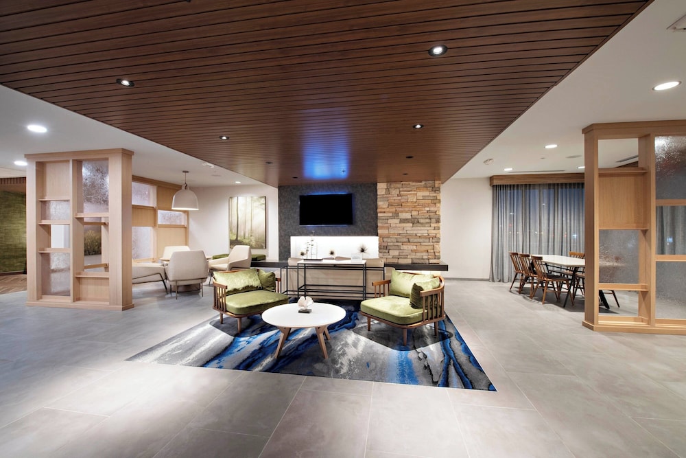 Fairfield Inn & Suites by Marriott Dayton North - photo 2