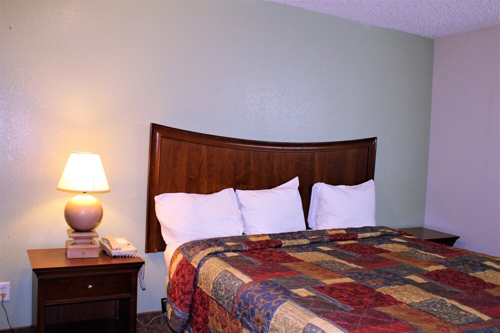 Airport Inn Chattanooga - photo 7