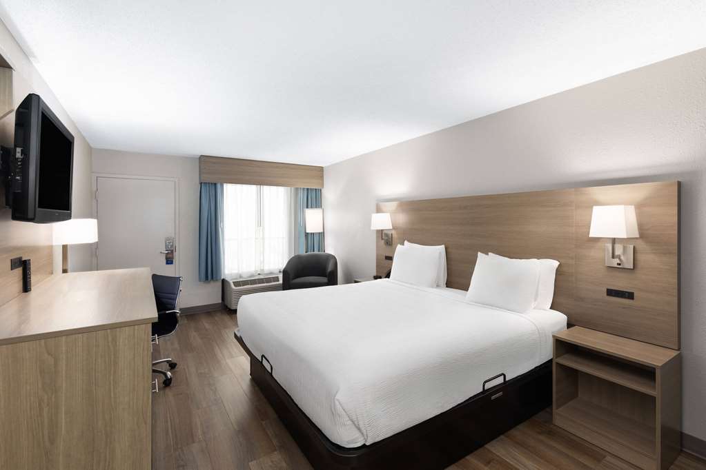 Baymont by Wyndham Nashville - photo 17
