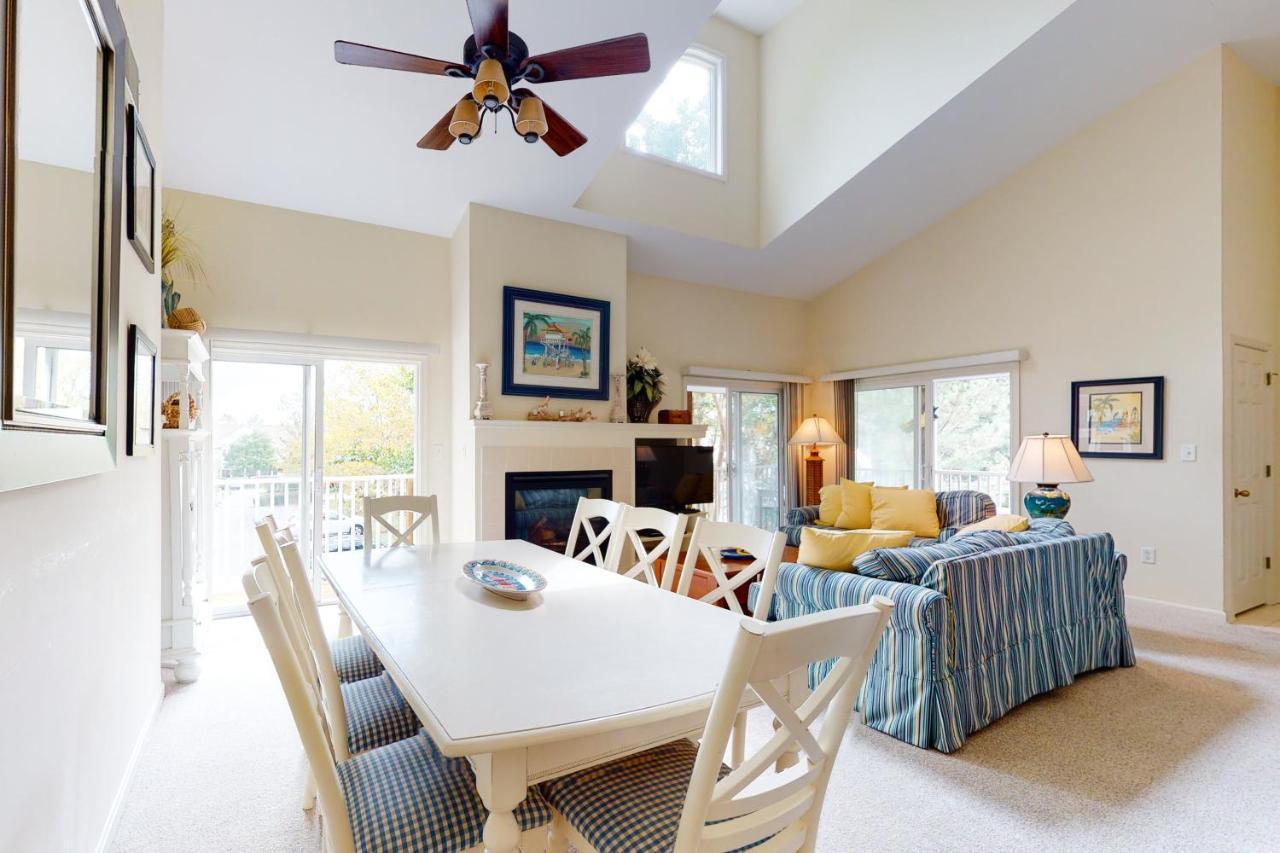 Sea Colony 56096 Whispering Pines Ct — 4-Star Luxury Hotel in Bethany Beach, United States