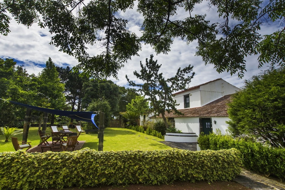 Casa Villa Garden — 4-Star Luxury Hotel in Ponta Delgada, Portugal