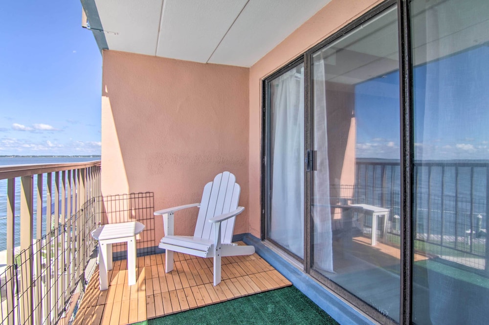 Boat Fish Swim Ocean City Condo 1 Mi to Beach — 4-Star Luxury Hotel in Ocean City, United States