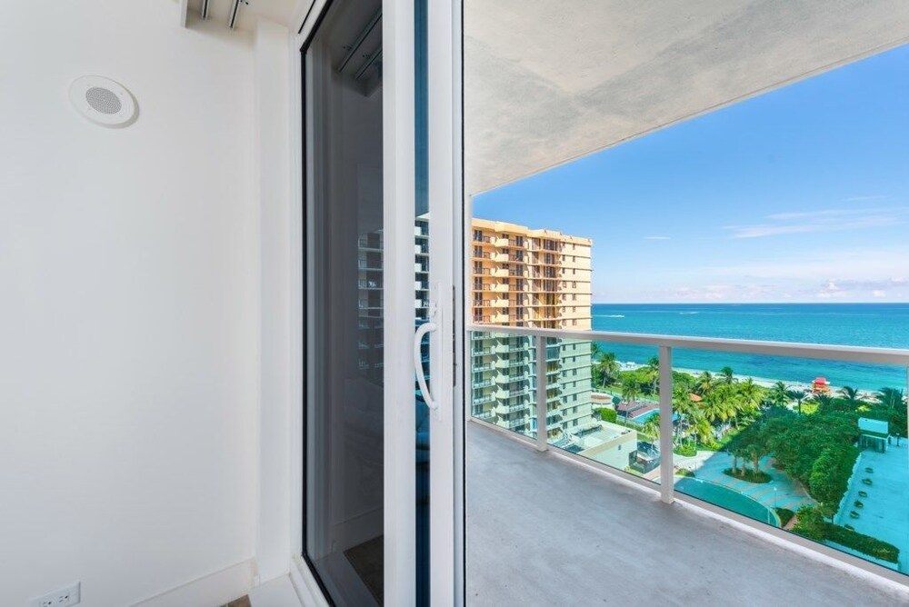 Eco hotel Condo #239377 2 Bedrooms 2.5 Bathrooms Hotel Room - photo 27