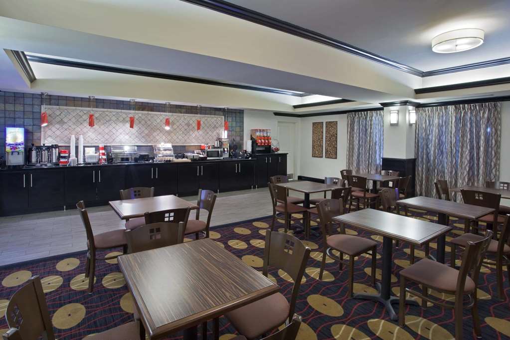 La Quinta Inn & Suites by Wyndham Conway - photo 32