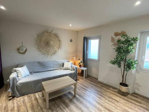 Beau Studio a 100m Des Plages in Toulon, France