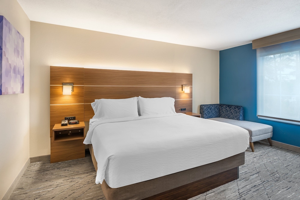 Holiday Inn Express and Suites Petersburg Fort Lee by IHG - photo 14
