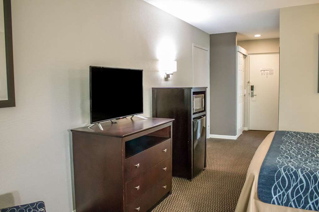 Comfort Inn Sandusky - photo 21