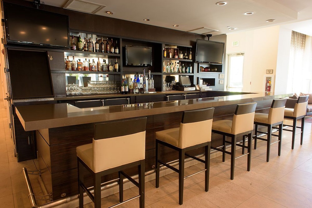 Embassy Suites Ontario Airport - photo 36