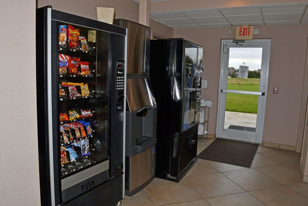 Paola Inn And Suites - photo 46