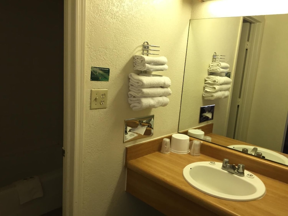 E Z 8 Motel Phoenix Airporter - photo 18