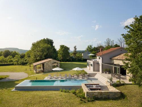 Stone House Baracchi — 4-Star Luxury Hotel in Lanisce, Croatia