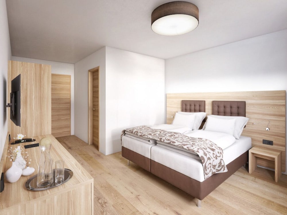 Rossano Hotel & Ristorante - carbon neutral hotel in Ansbach