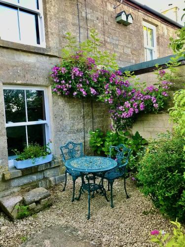 Key Cottage sleeps 8 — 4-Star Luxury Hotel in Brimscombe, United Kingdom