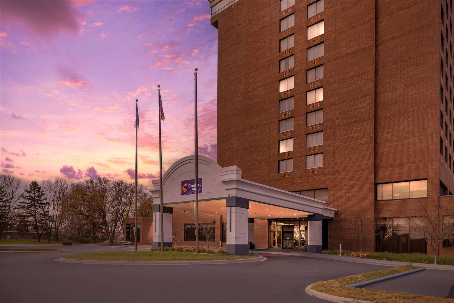 Comfort Inn Brooklyn Center MN - photo 4
