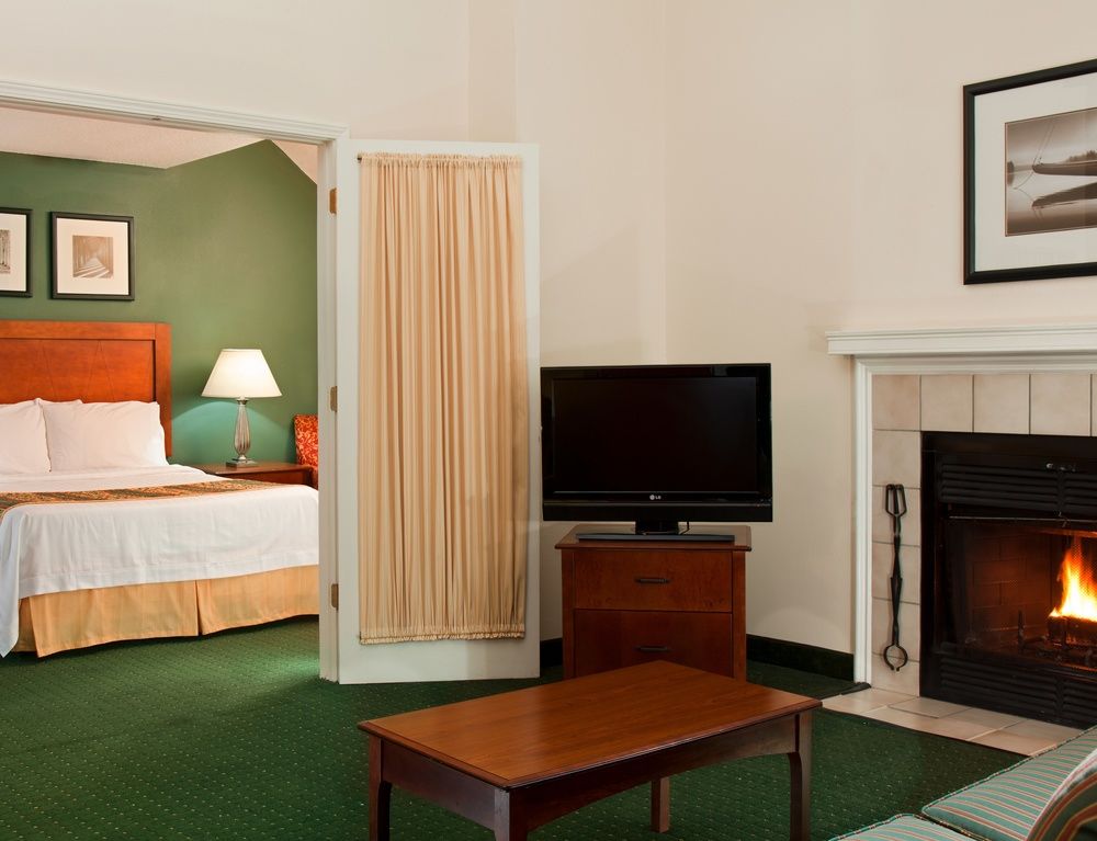 Residence Inn by Marriott Kansas City - photo 11