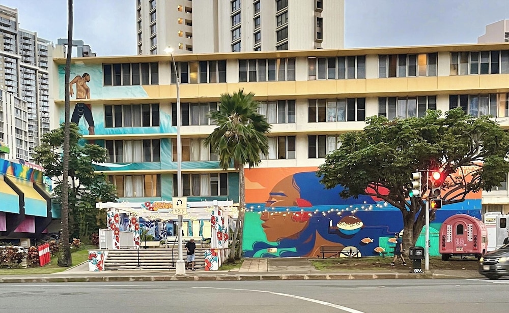 Central YMCA Residences - carbon neutral hotel in Honolulu