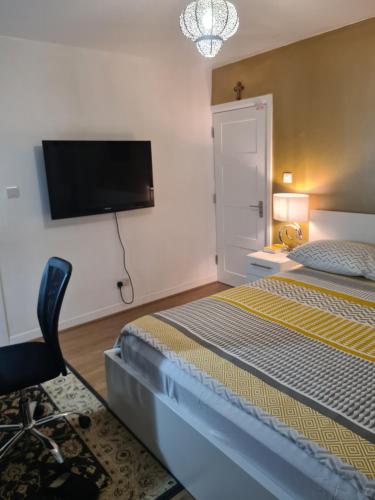 Babus Intl - carbon neutral hotel in Unknown City