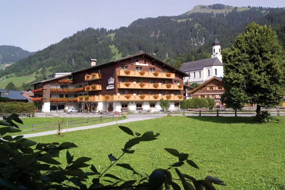 Sporthotel Krone — 4-Star Luxury Hotel in Schoppernau, Austria